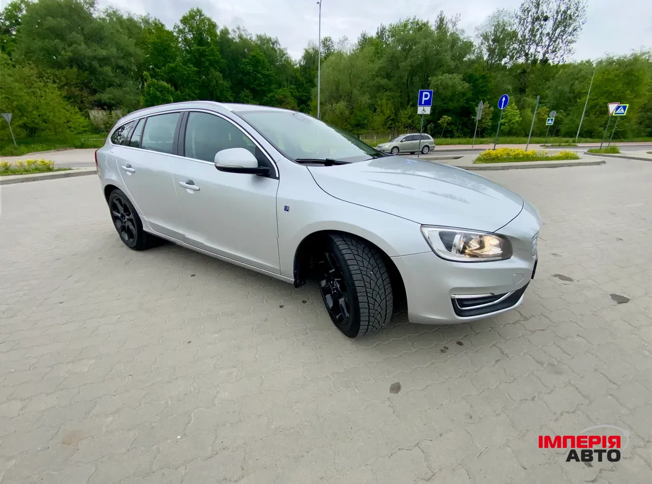 Volvo V60 - фото 18