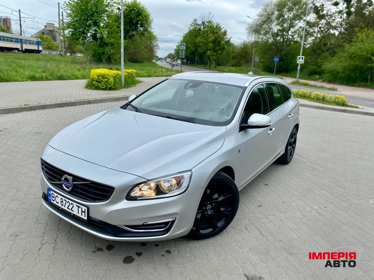 Volvo V60 - фото 1
