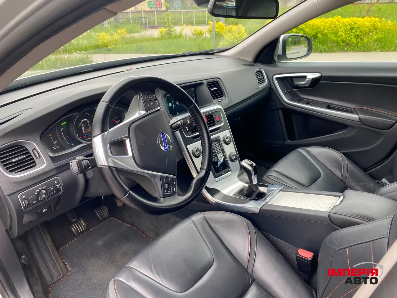 Volvo V60 - фото 21