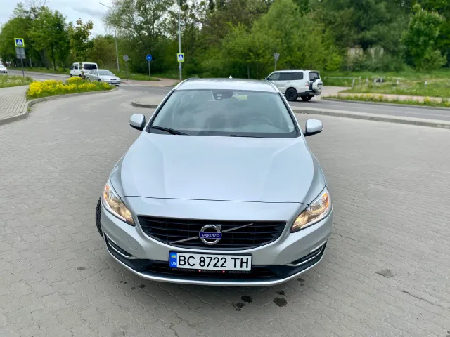 Volvo V60 - фото 2