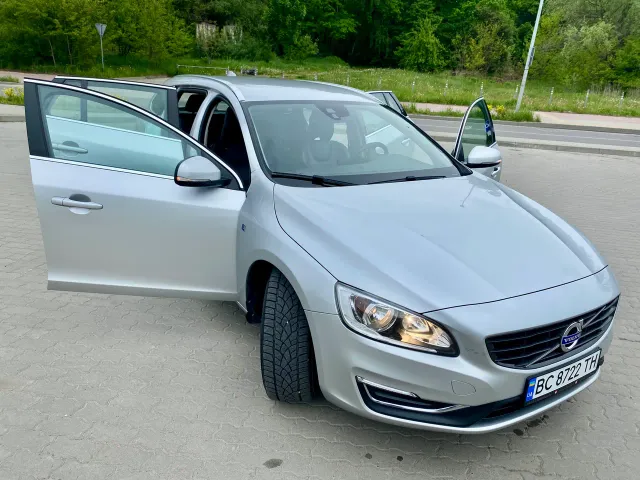 Volvo V60 - фото 5