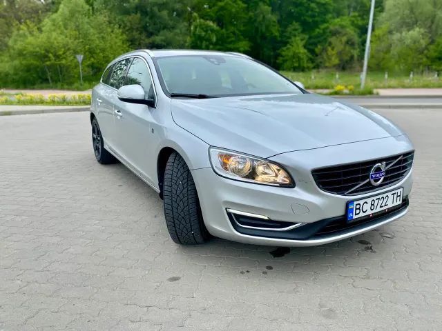 Volvo V60 - фото 3