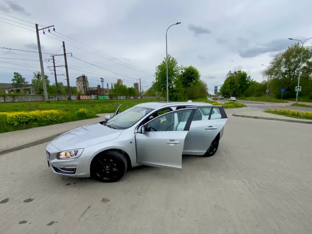 Volvo V60 - фото 4