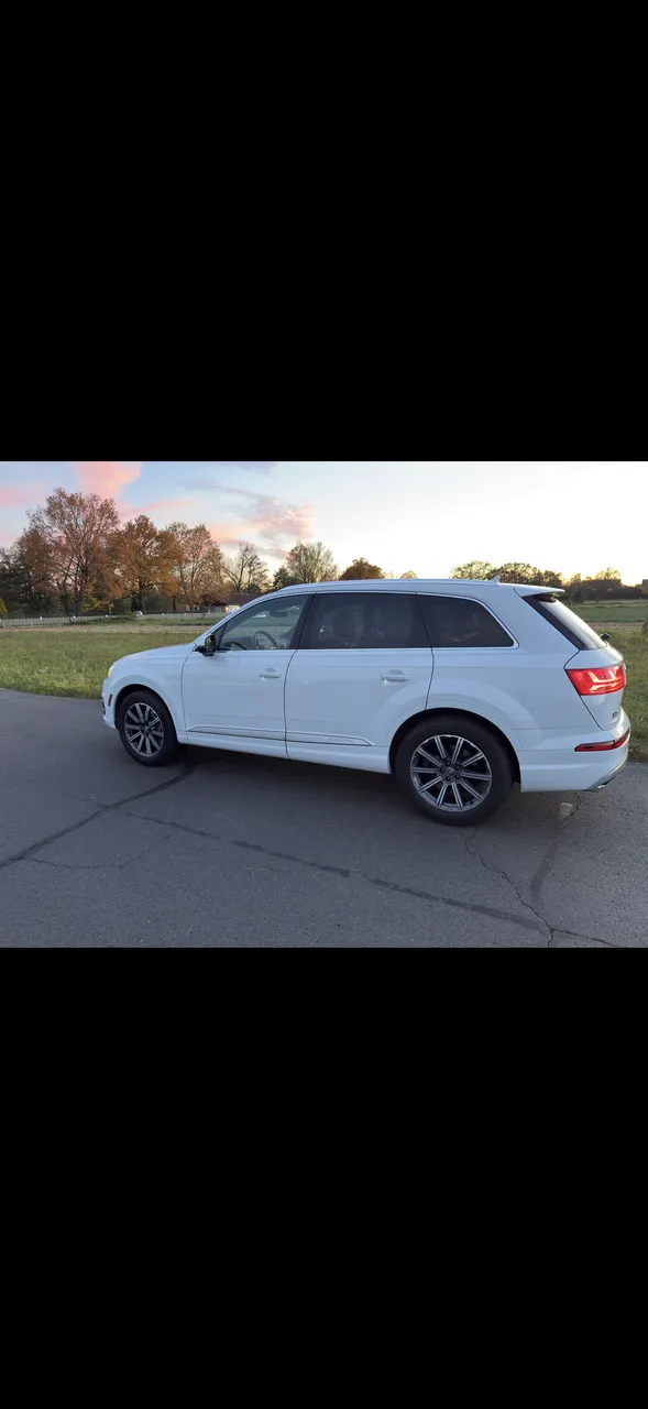 Audi Q7 - фото 8