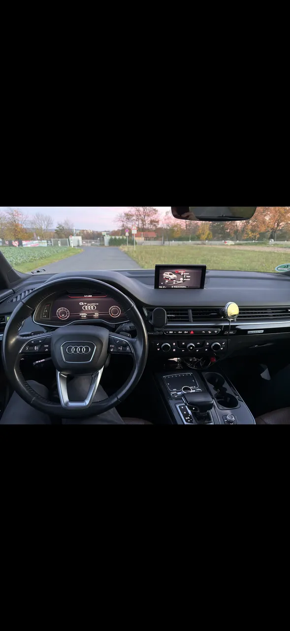 Audi Q7 - фото 3