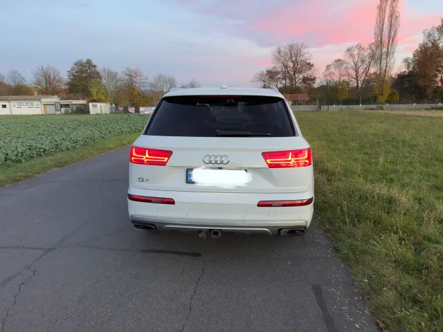 Audi Q7 - фото 2