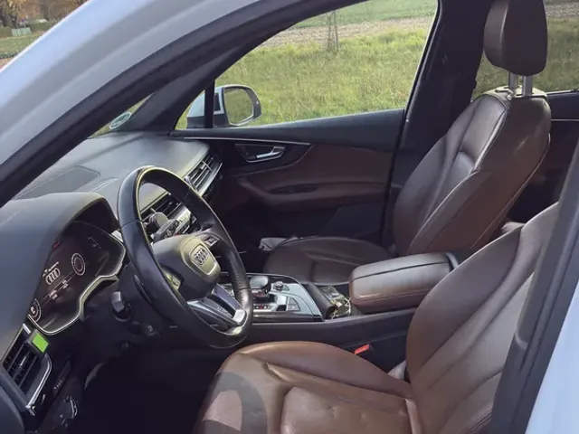 Audi Q7 - фото 5