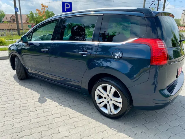 Peugeot 5008 - фото 4