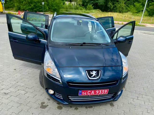 Peugeot 5008 - фото 1