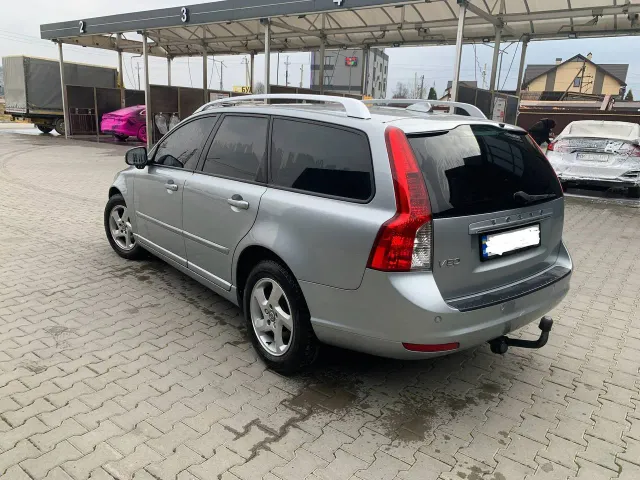 Volvo V50 - фото 3