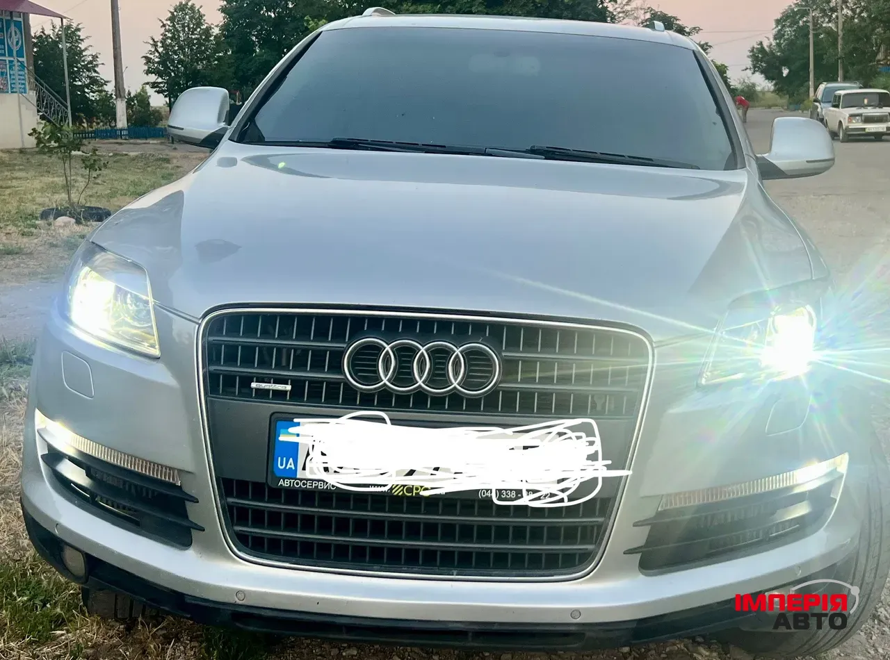 Audi Q7 - фото 2