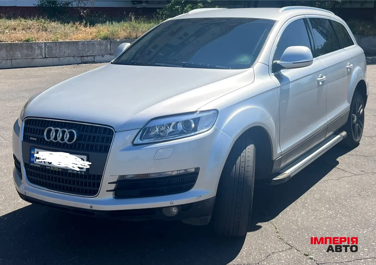 Audi Q7 - фото 5
