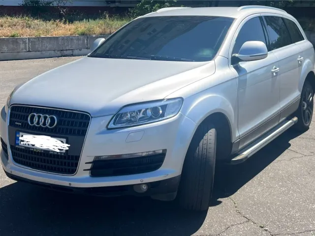 Audi Q7 - фото 5
