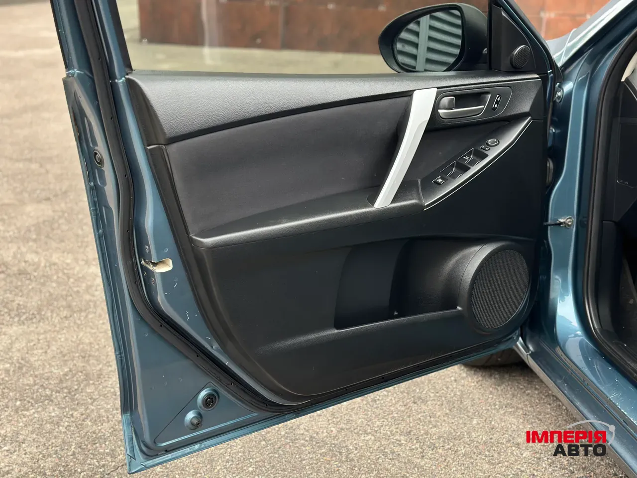 Mazda 3 - фото 9