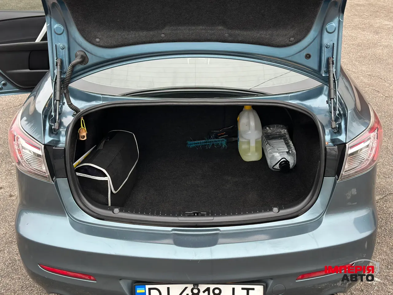 Mazda 3 - фото 12