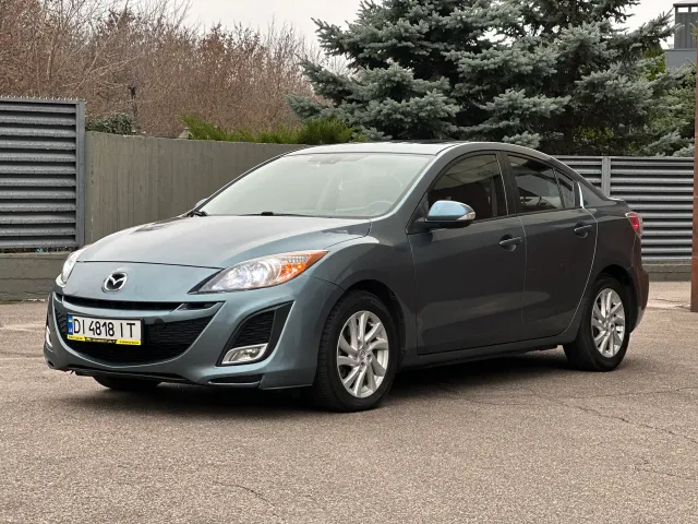 Mazda 3 - фото 1