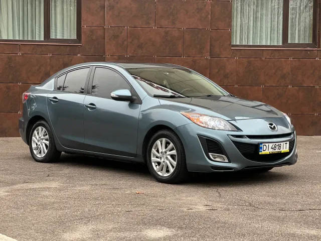Mazda 3 - фото 3