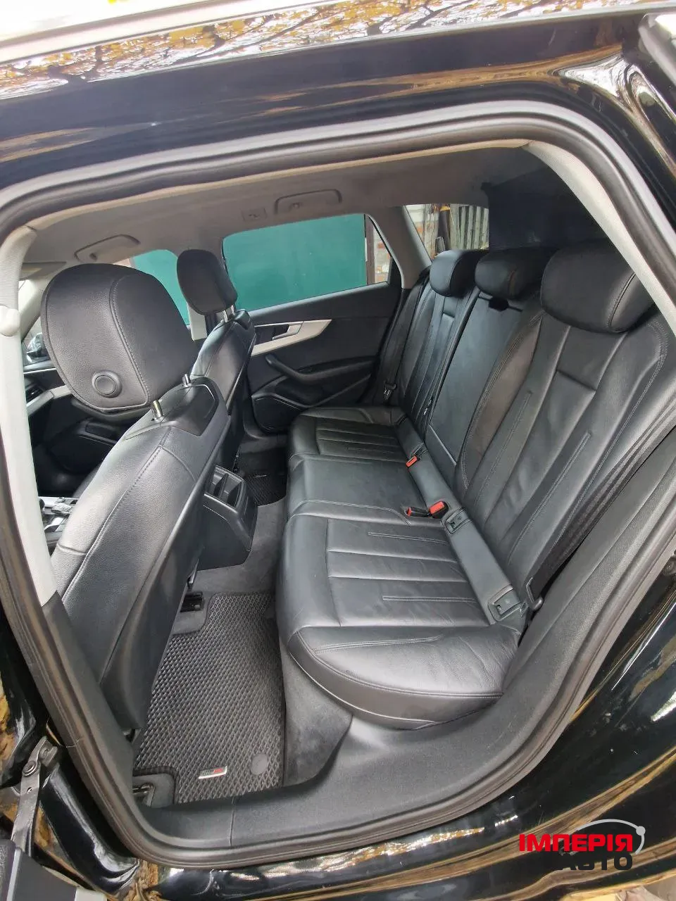 Audi A4 - фото 6