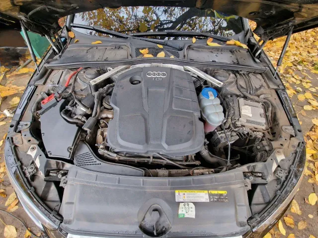 Audi A4 - фото 5