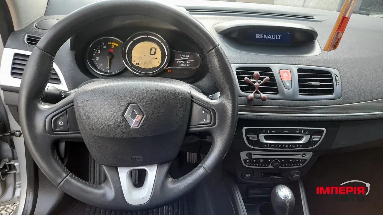 Renault Megane - фото 10