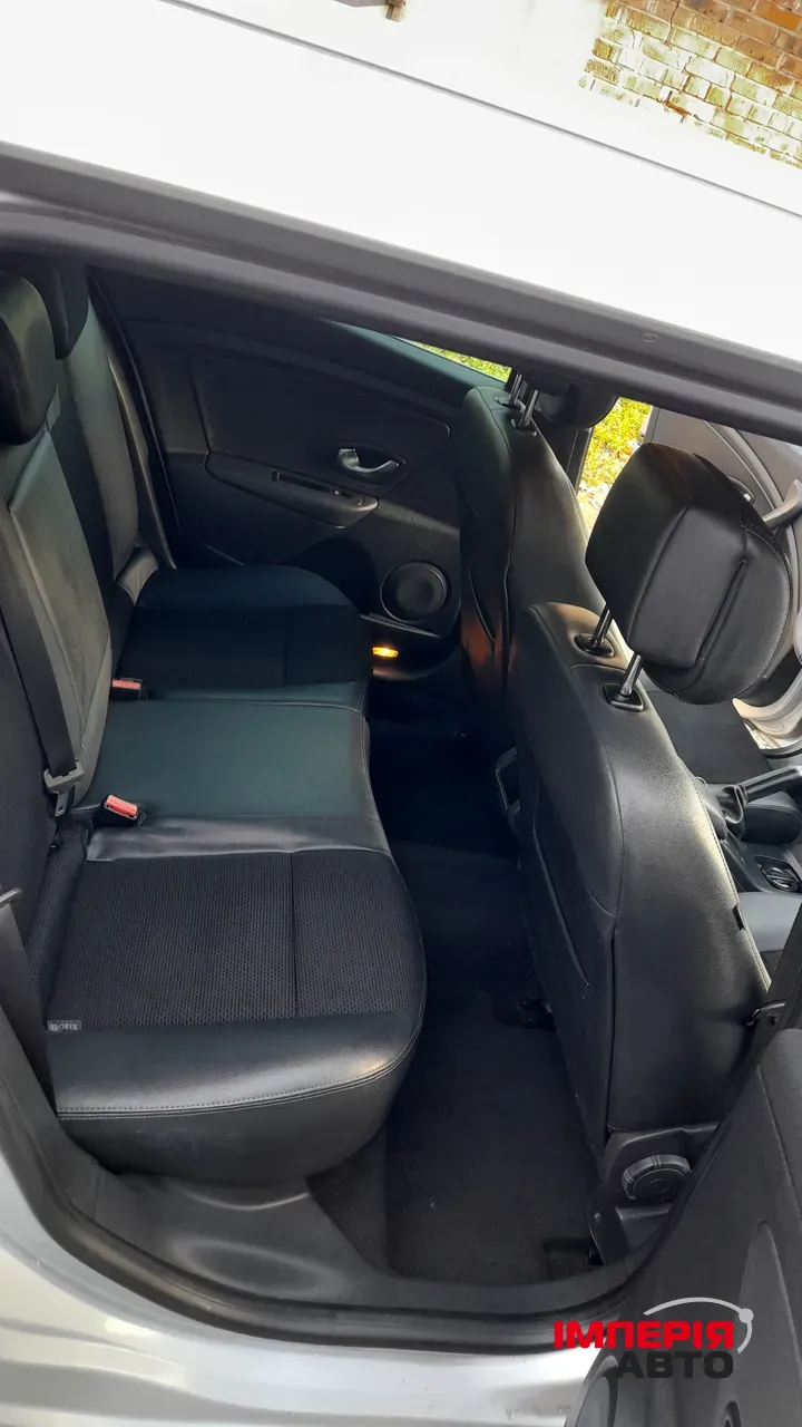 Renault Megane - фото 16