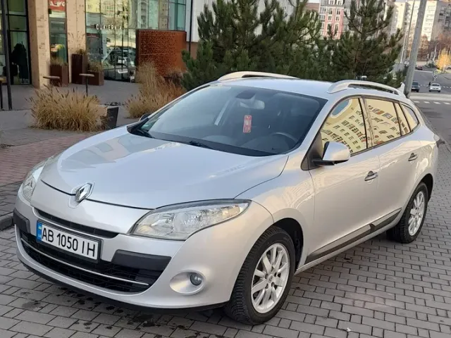 Renault Megane - фото 1