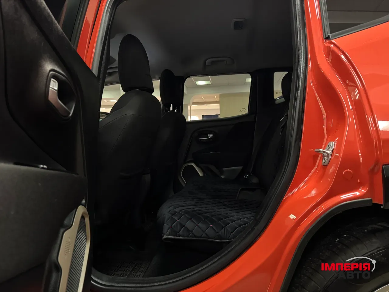 Jeep Renegade - фото 7