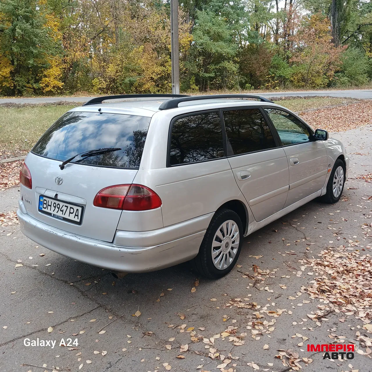 Toyota Avensis - фото 4