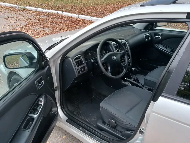 Toyota Avensis - фото 5