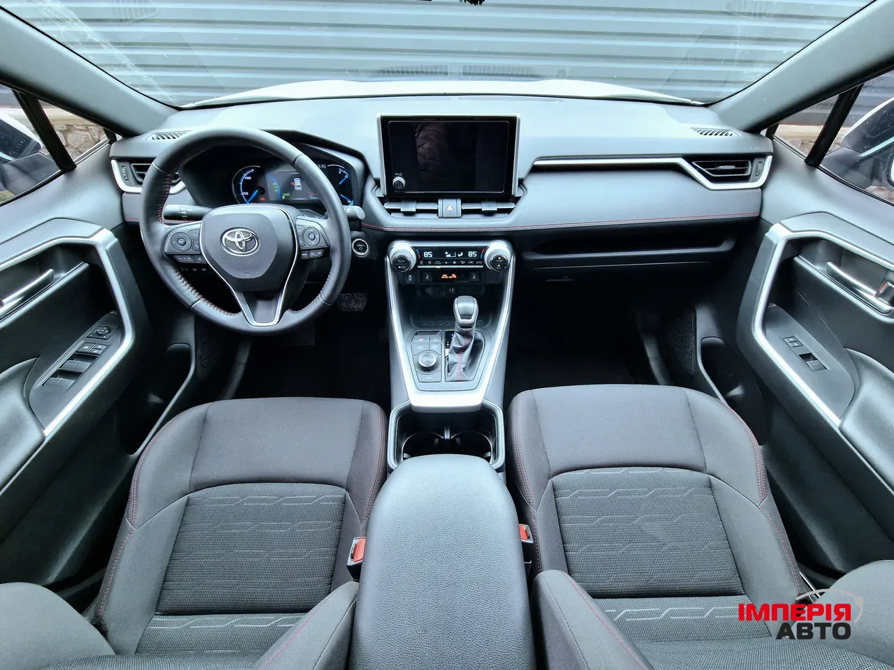 Toyota RAV4 - фото 6