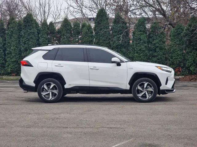 Toyota RAV4 - фото 3