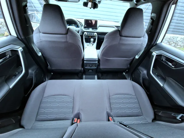 Toyota RAV4 - фото 5