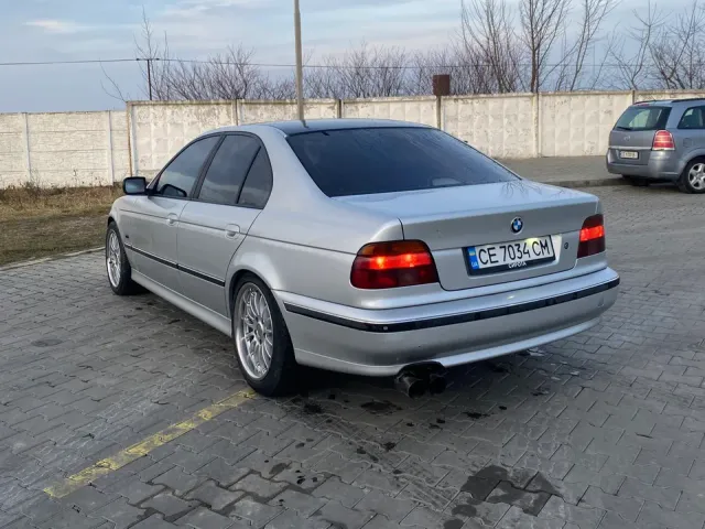 BMW 5 серії - фото 4