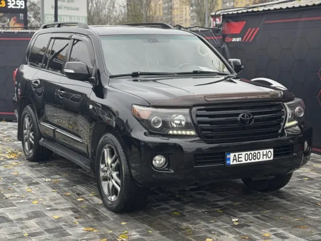 Toyota Land Cruiser - фото 1