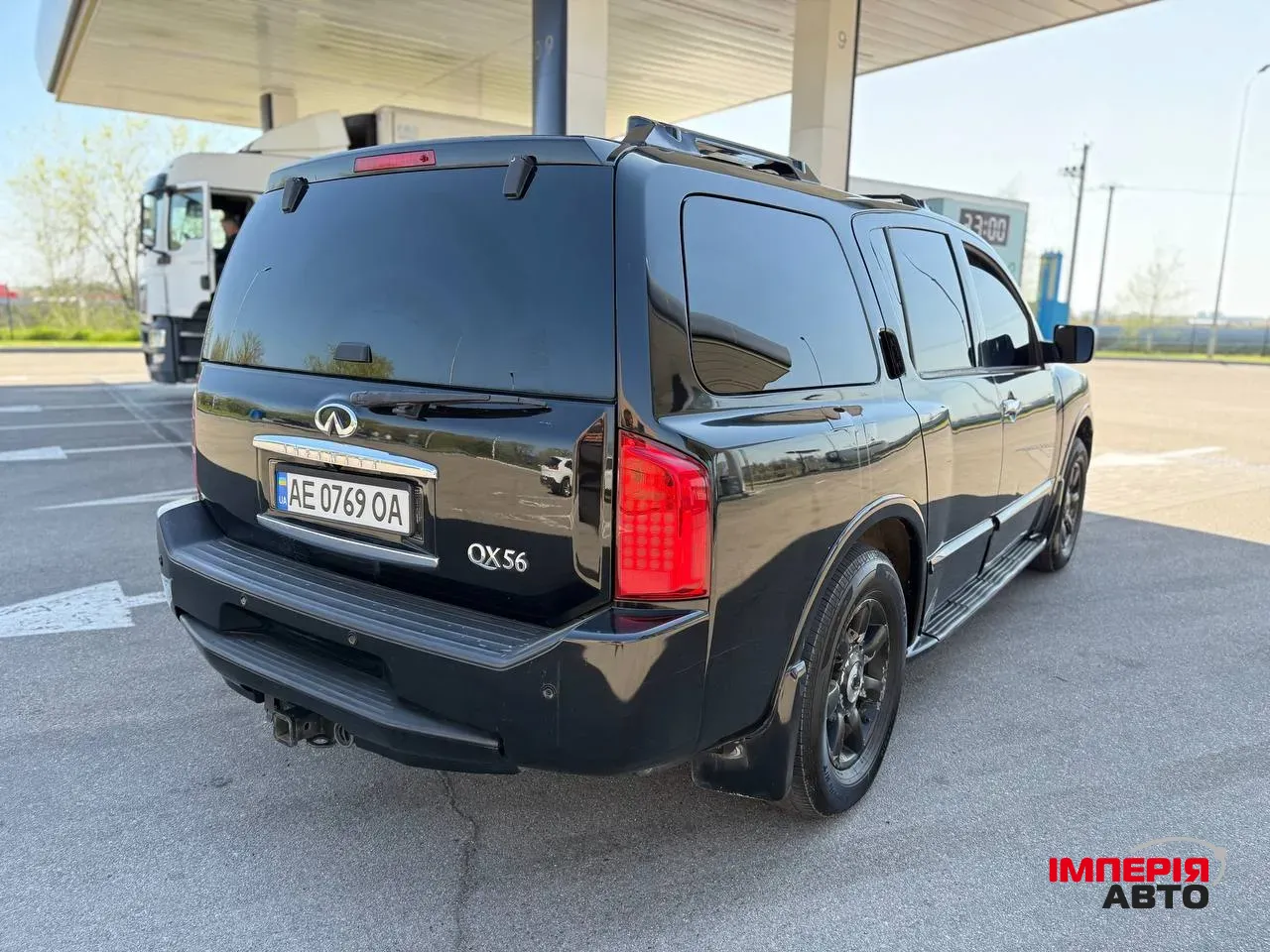 Infiniti QX56 - фото 3