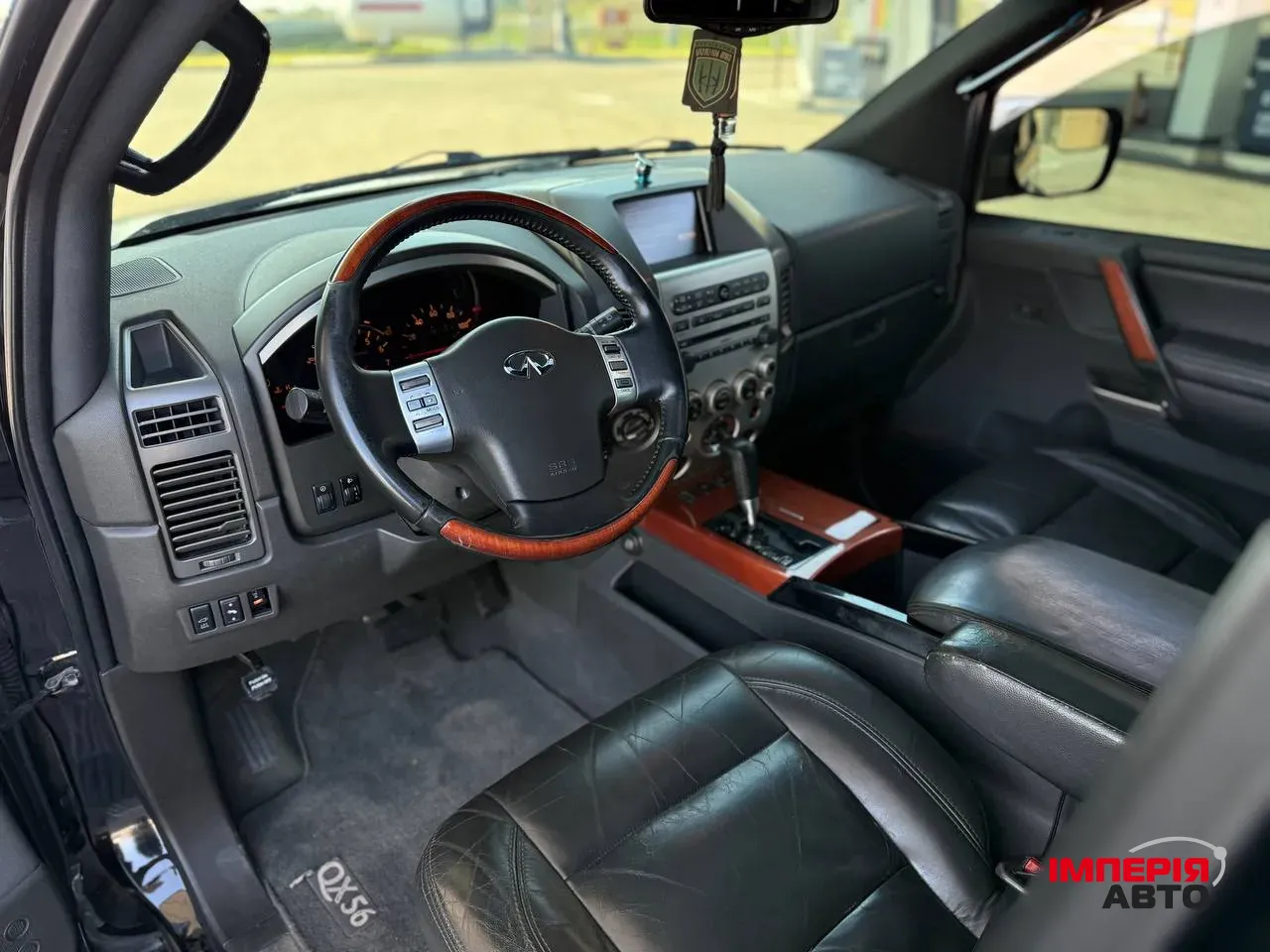 Infiniti QX56 - фото 5