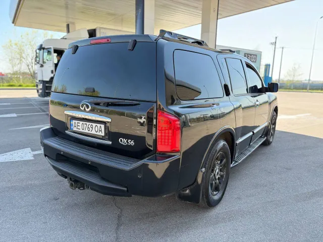 Infiniti QX56 - фото 3