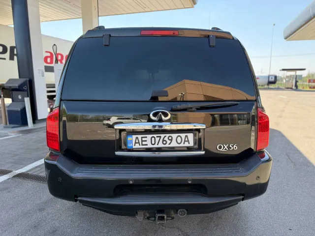 Infiniti QX56 - фото 4