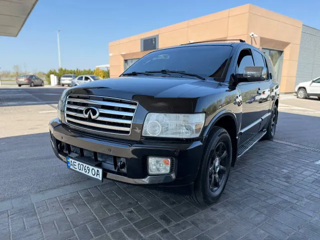 Infiniti QX56 - фото 1