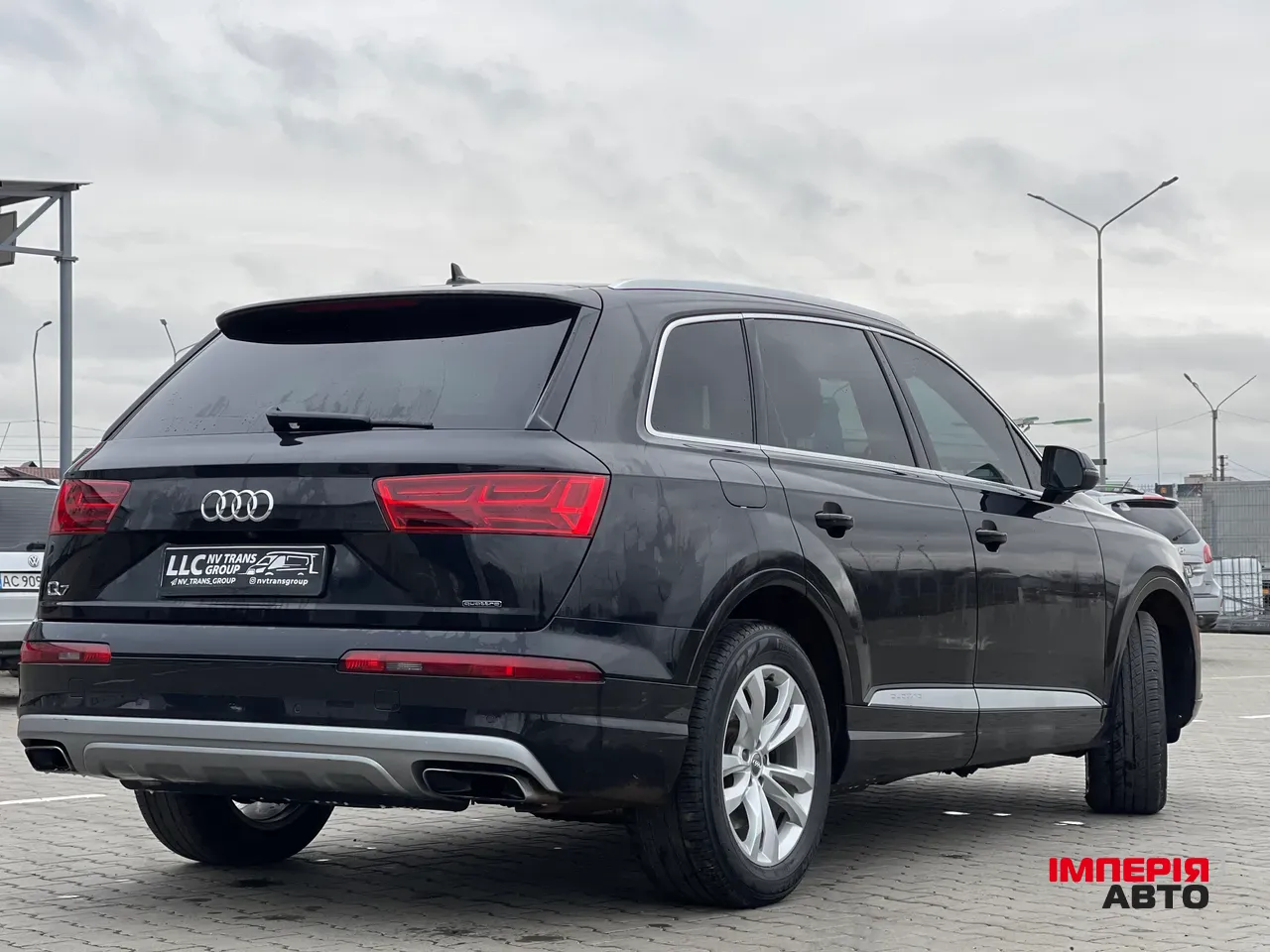 Audi Q7 - фото 14