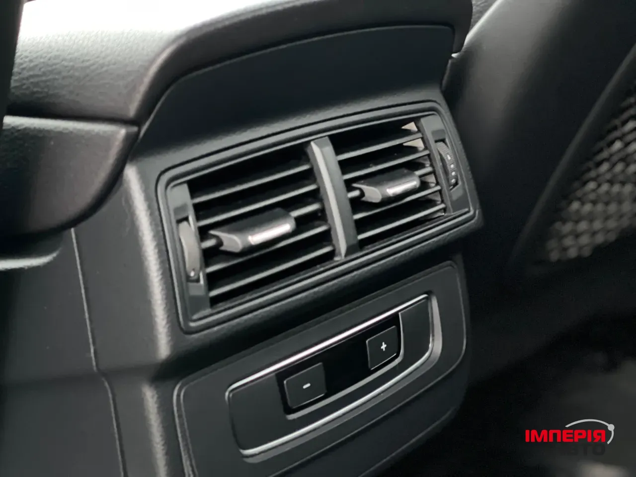 Audi Q7 - фото 48