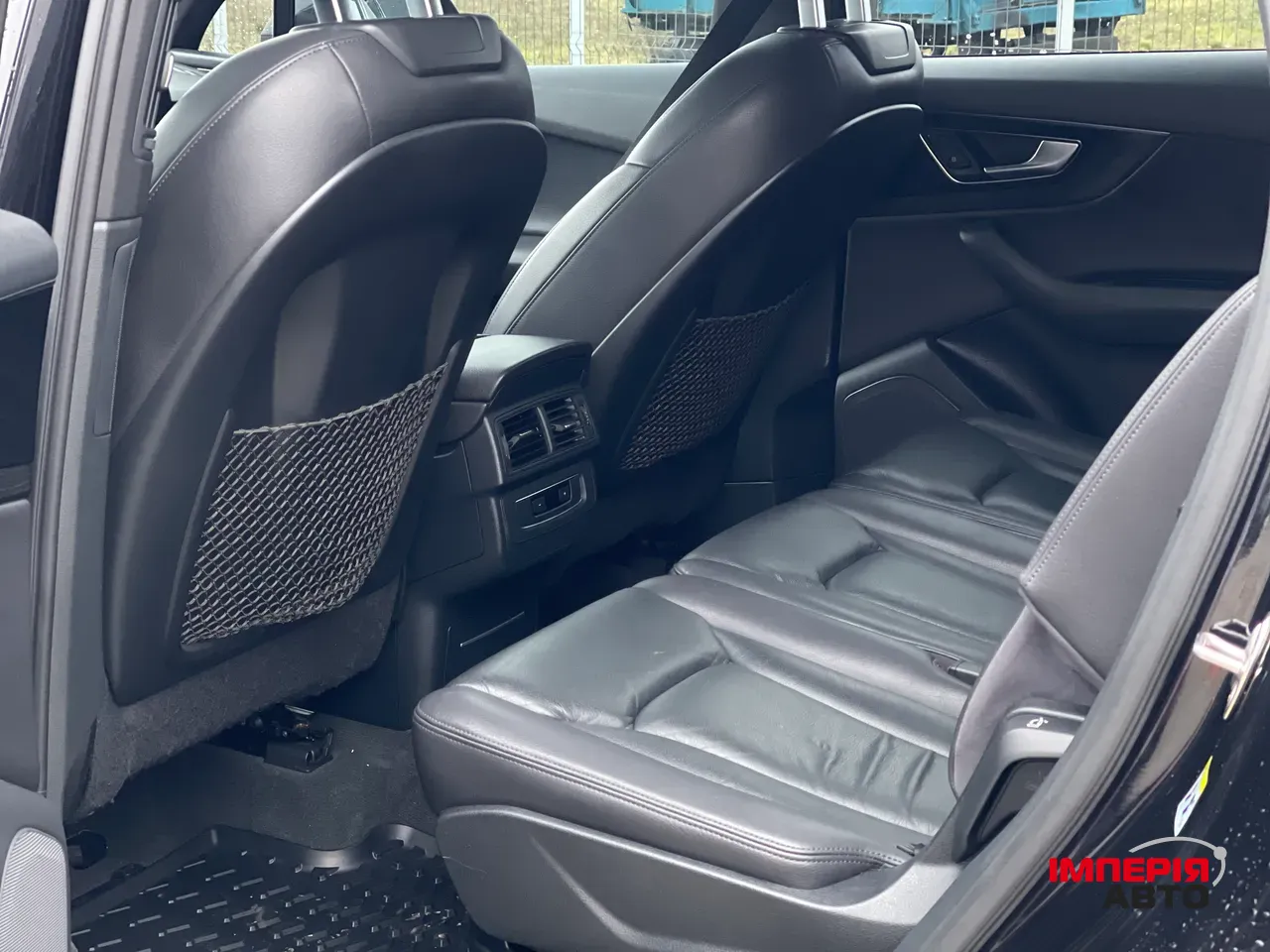 Audi Q7 - фото 47