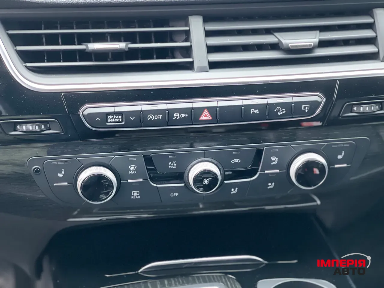 Audi Q7 - фото 44