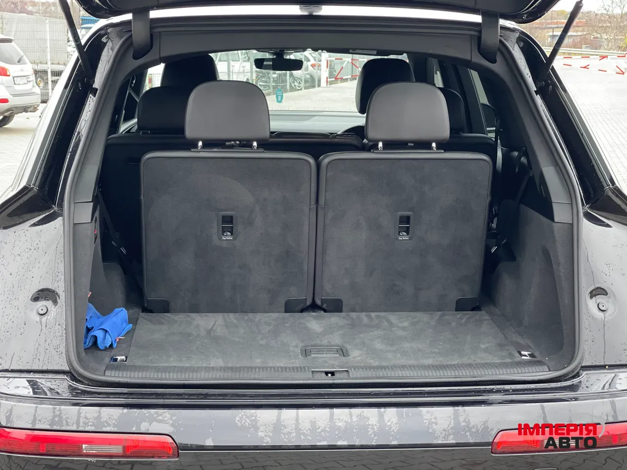 Audi Q7 - фото 16