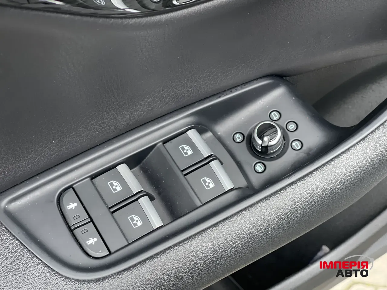 Audi Q7 - фото 31