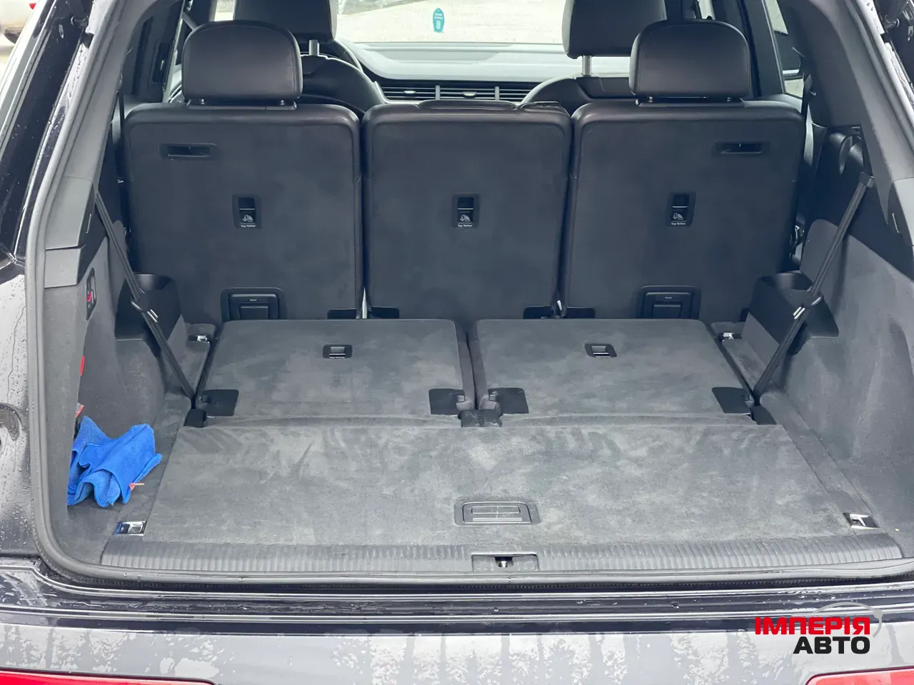 Audi Q7 - фото 17