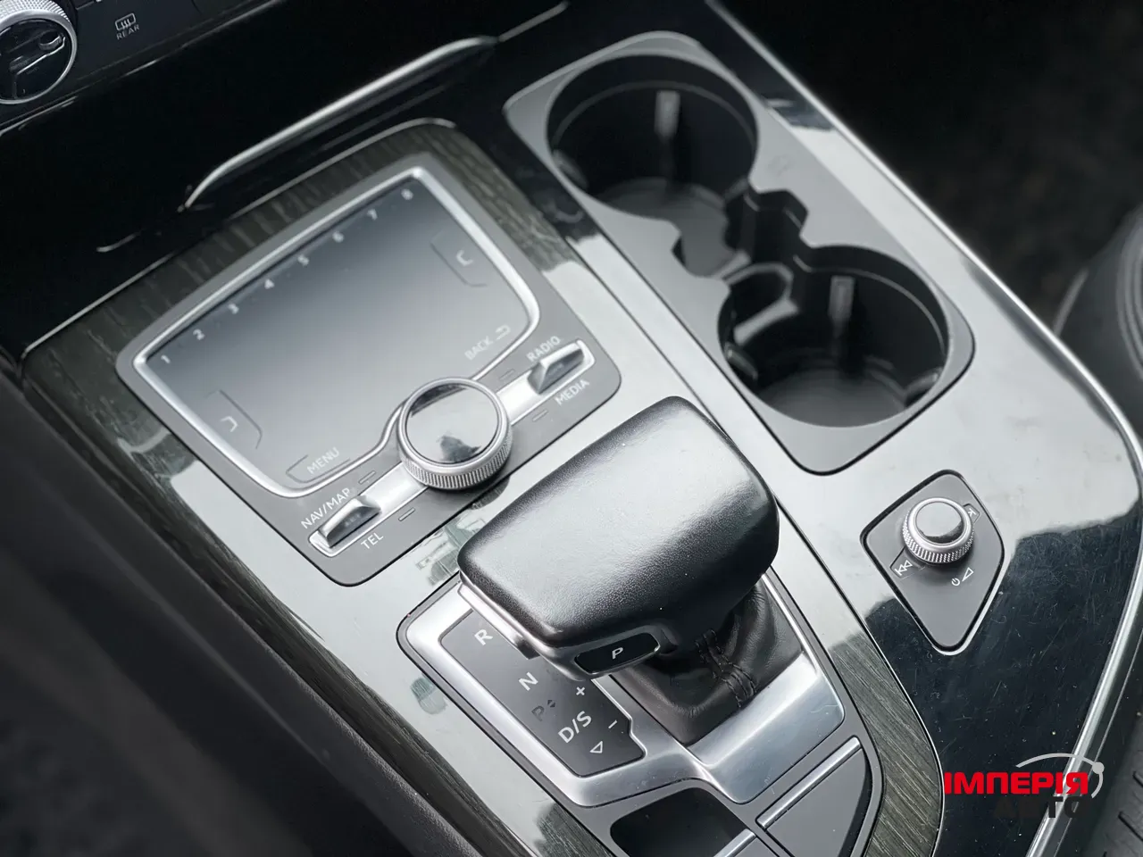 Audi Q7 - фото 41