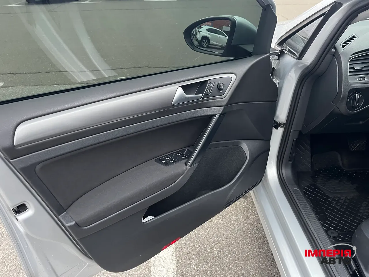 Volkswagen Golf - фото 8