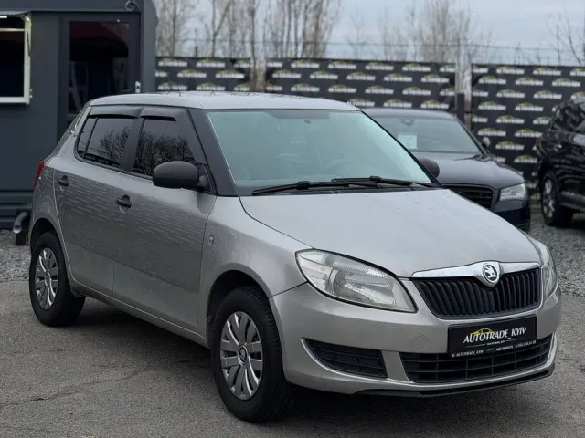 Skoda Fabia - фото 3