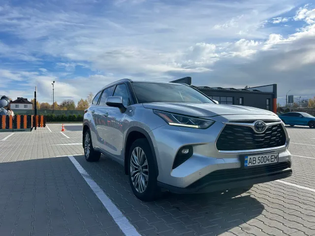 Toyota Highlander - фото 2